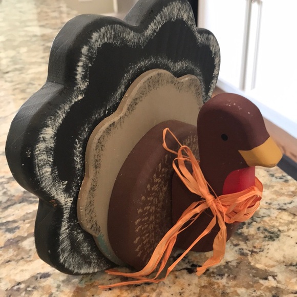 Wooden hand painted decorative turkeys - Picture 7 of 7